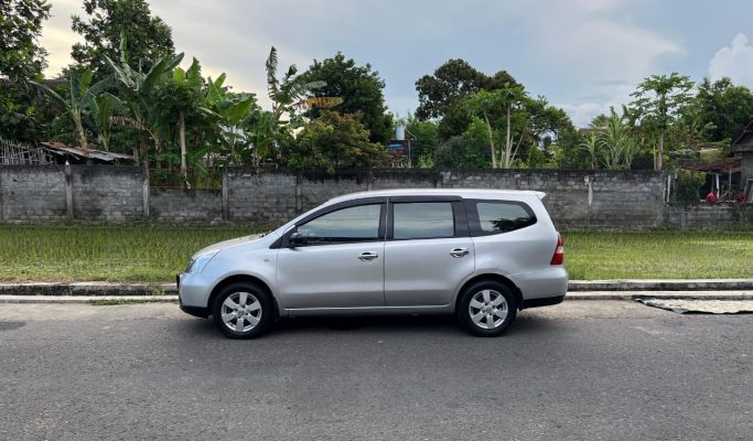 Grand Livina 1.5 SV M/T Th’2010