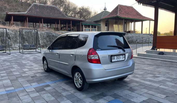 HONDA JAZZ 2005 MATIC – KM 180rb RIBU | SIAP PAKAI