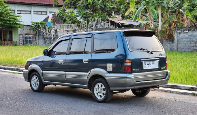 Toyota Kijang Krista 1997 Istimewa